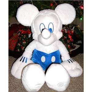  Disney Mickey Mouse 28 Winter White Plush Toys & Games
