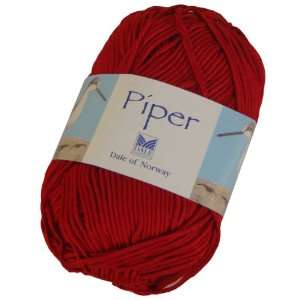  Piper Yarn Flag Red Arts, Crafts & Sewing