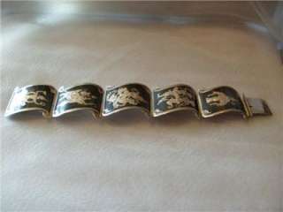 Vintage Sterling Silver Hinged Siam Elephant Bracelet  