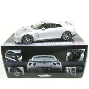  Kyosho Premium Edition 1/18 Nissan GT R   Super Silver 