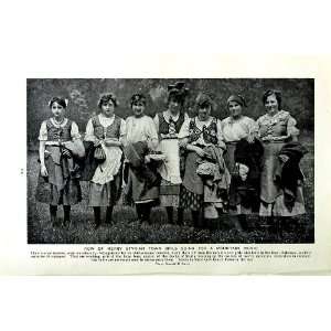   MERRY STYRIAN TOWN GIRLS MOUNTAIN PICNIC COSTUMES
