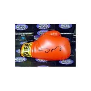  Oscar De La Hoya autographed Boxing Glove (Boxing Champion 