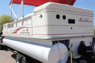  07 25FT SUNTRACKER TRI TOON PARTY BARGE V6 IN/OUTBOARD 