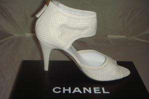   CHANEL WHITE LEATHER CUFF LOGO CHARM GOLD DOT HEELS SHOES 38.5  