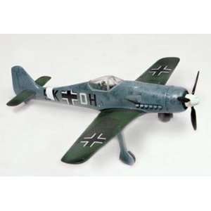  Lindberg 172 scale Focke Wulf FW 190 Toys & Games