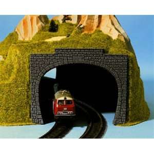  HO double track tunnel mouths, set of 2 Toys & Games