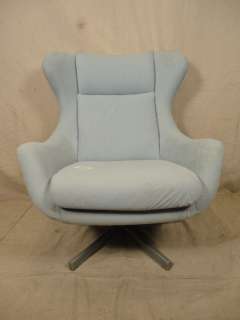   Modern Upholstered Wing Back Swivel Lounge Chair (02506)n  