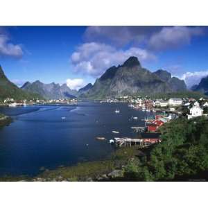 Norway, Fishing Village of Reine, Lofoten Islands, Nordland Premium 