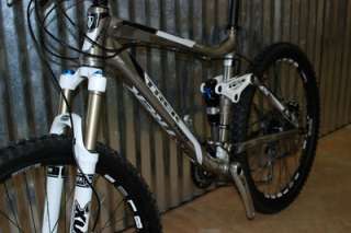 2011 Trek Fuel EX 9 Mountain Bike size 19.5  