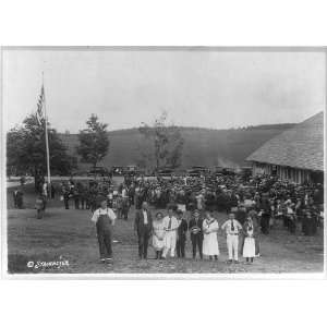  County/state fair,New England,1922,US,People,Automobile 