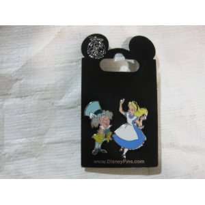  Disney Pin Alice and Mad Hatter 2 Pin Set Toys & Games