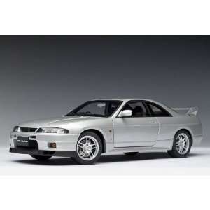  Nissan Skyline GT R (R 33) V Spec 1/18 Sonic Silver Toys & Games
