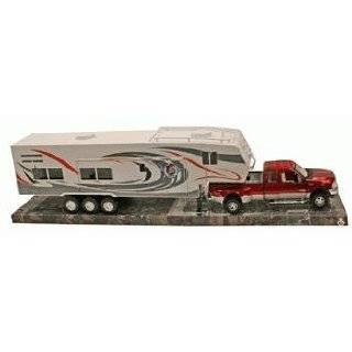  Die Cast Pick Up Truck with 5th Wheel Camper, 132 