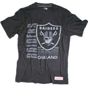   Raiders Distressed Logo Tailored T Shirt (Black)