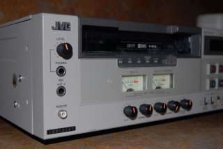 TWO** JVC VIDEO CASSETTE RECORDER BR S605UB S VHS RECORDER AND 
