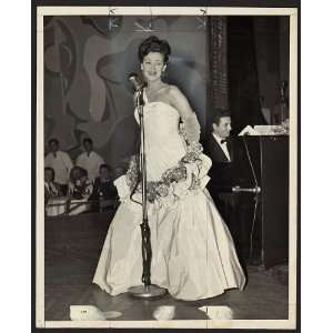   Jane Froman,crutches,Riviera Nightclub,Fort Lee,1948