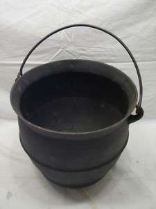 ANTIQUE CAST IRON GYPSY KETTLE BEAN POT O.P&CO 7 FOOTED  