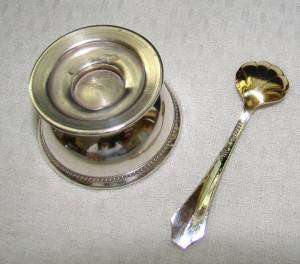 OLD RARE STERLING coin SILVER OPEN SALT CELLAR bowl/dish/dip+SPOON SET 