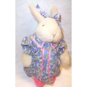  NABCO Bunny Rabbit Hoppy dressed for Sewing Lesson Toys & Games