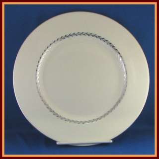 Pickard China Silver Wreath 1098 Dinner Plate Platinum  