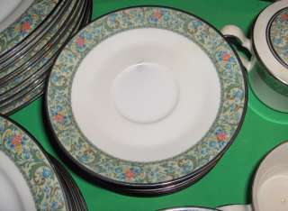 Up for sale is a beautiful vintage 45 piece set made by Noritake china 