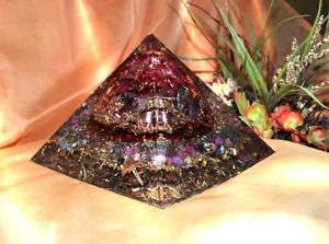 Vitenor®  ISAIS  Pyramide , Orgonit, Gold, Gr.XL  