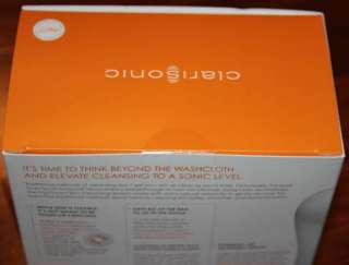 NEW IN BOX   CLARISONIC MIA 2 SKIN CARE CLEANSING SYSTEM WHITE $149.00 