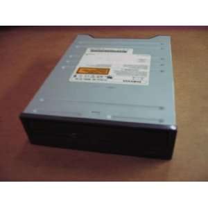    SC 140Samsung 40X IDE CD ROM Drive