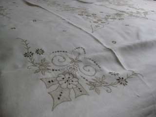   LINEN BANQUET TABLE CLOTH  BEAUTIFUL HAND EMBROIDERY 102 X 64   