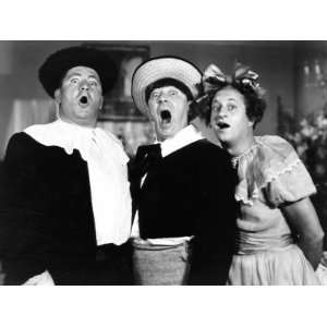 The Three Stooges, All the Worlds a Stooge, Curly Howard, Moe Howard 