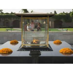 Mahatma Gandhi Memorial, Flowers on Gandhis Tomb, Raj Ghat, Delhi 