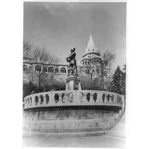   statue in Budapest,The White Knight,Kingdom of Hungary