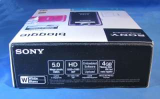   BLOGGIE MHS PM5K Camcorder White w/ Memory Stick PRO Duo   New In Box