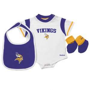  Minnesota Vikings 2010 Infant Creeper, Bib, and Bootie Set 