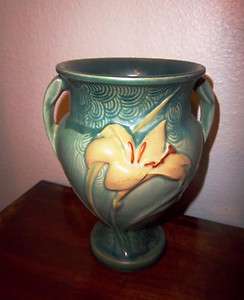 Roseville Pottery Zephyr Lily Vase 202 8 Beautiful Green vase  